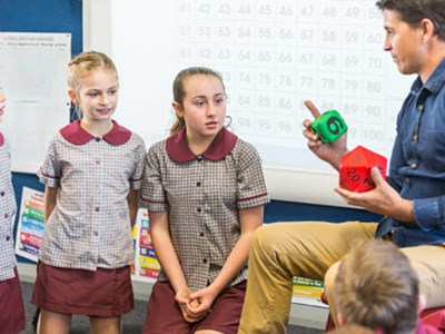 The learning benefit of deliberate errors Image